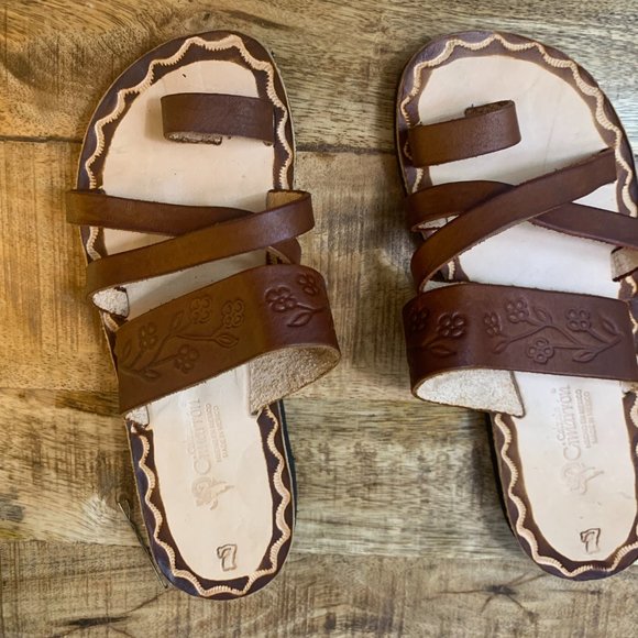 Never worn leather Mexican big toe sandal - Picture 2 of 3